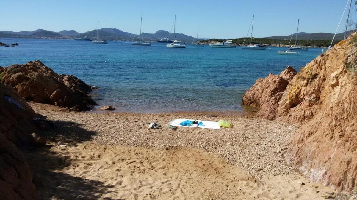 B&B Le Corti Di Aloa San Pantaleo Kültér fotó