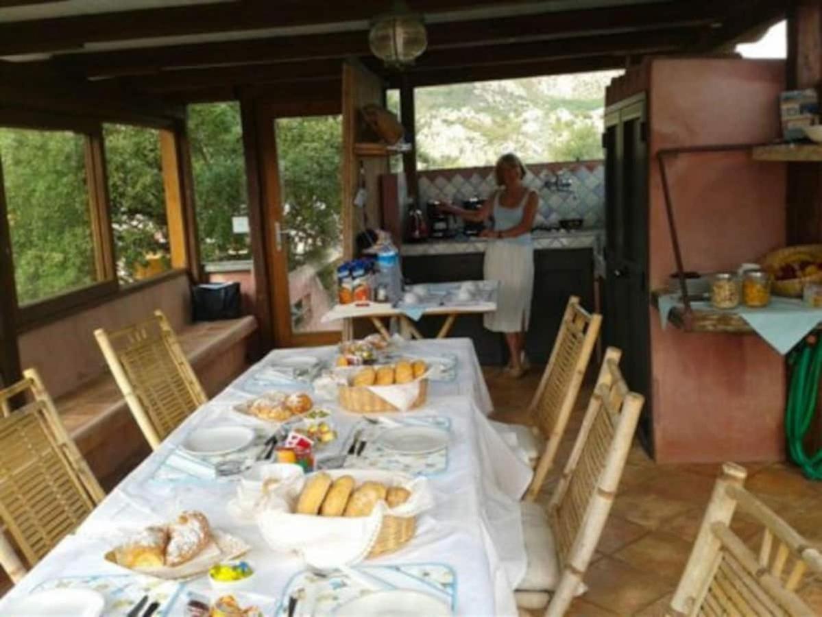 B&B Le Corti Di Aloa San Pantaleo Kültér fotó